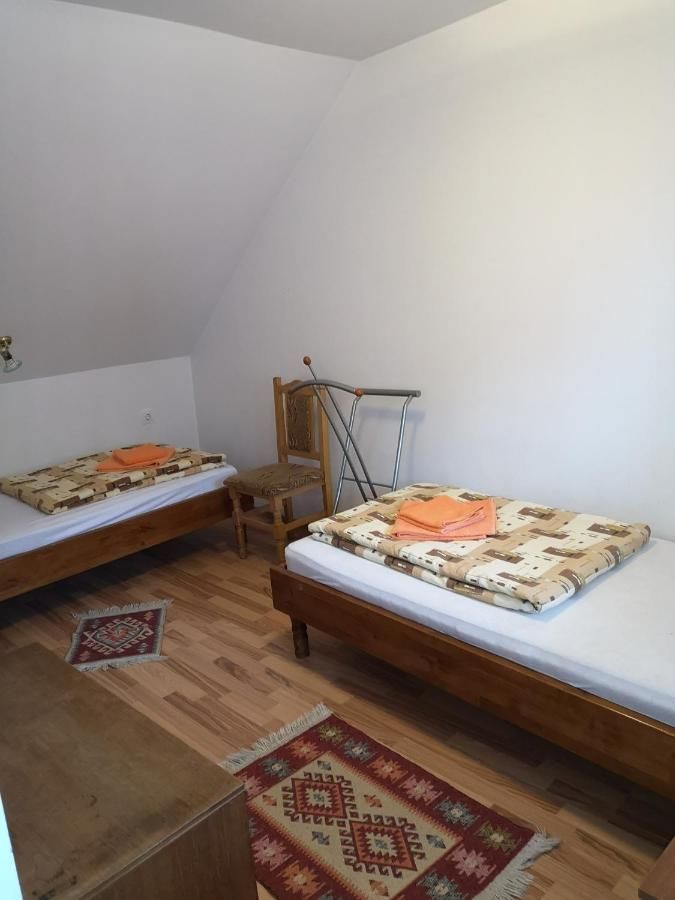 Отели типа «постель и завтрак» Nagy-Homoród Étterem és Panzió Rareş-23