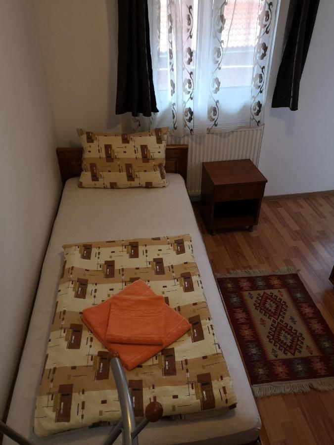 Отели типа «постель и завтрак» Nagy-Homoród Étterem és Panzió Rareş-26